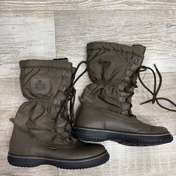 Coach fleece lined Winter Boots - Picture 2 of 9